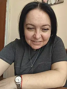 Snapshot of EmmaEmmy40 chatting on May 18, 2026, 8:19 am EmmaEmmy40 online show from May 18, 2026, 8:19 am