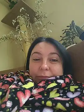 Snapshot of EmmaEmmy40 chatting on July 10, 2026, 5:35 pm EmmaEmmy40 online show from July 10, 2026, 5:35 pm