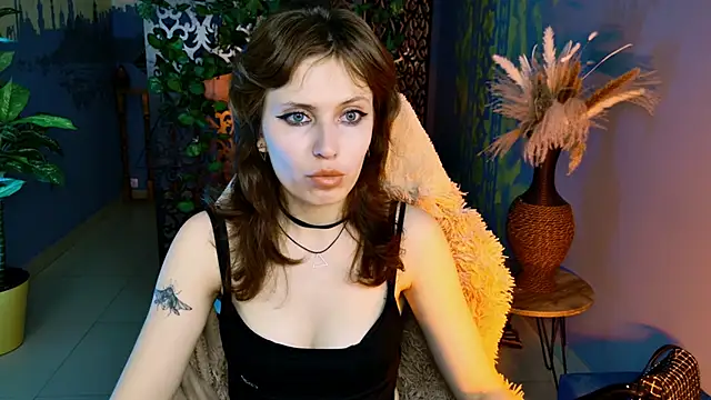 Snapshot of LolaDominara chatting on May 26, 2026, 9:29 am LolaDominara online show from May 26, 2026, 9:29 am