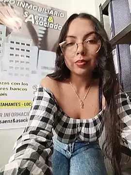 JENNIFER  03 online show from May 11, 2026, 2:45 pm