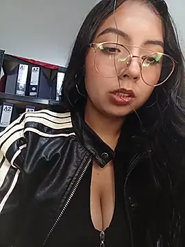 Snapshot of JENNIFER__03 chatting on July 24, 2026, 3:52 pm JENNIFER 03 online show from July 24, 2026, 3:52 pm