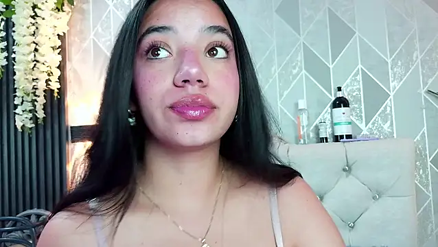 Snapshot of Zaira_bonny chatting on June 17, 2026, 3:00 pm Zaira bonny online show from June 17, 2026, 3:00 pm