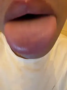 hotlips2026 online show from May 6, 2026, 12:03 am