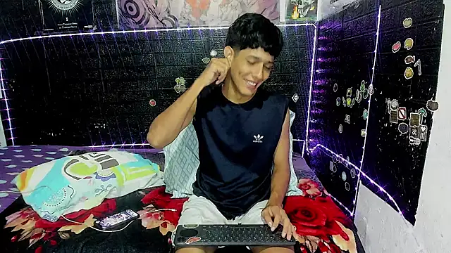 Snapshot of santos_dx chatting on June 21, 2026, 3:45 am santos dx online show from June 21, 2026, 3:45 am
