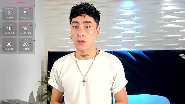 Spencerwhite  online show from May 14, 2026, 8:39 pm