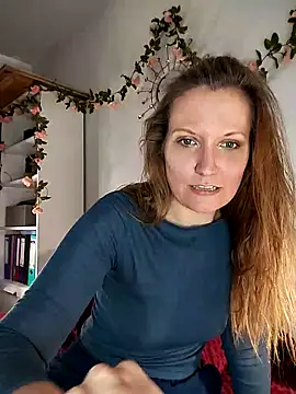 Snapshot of Candy_Cougar chatting on May 10, 2026, 9:57 am Candy Cougar online show from May 10, 2026, 9:57 am
