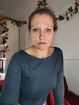 Snapshot of Candy_Cougar chatting on May 13, 2026, 6:53 am Candy Cougar online show from May 13, 2026, 6:53 am