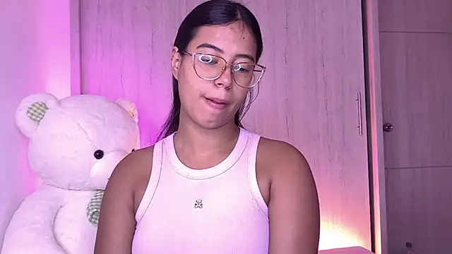 Raven stonee01 online show from July 19, 2026, 1:25 am