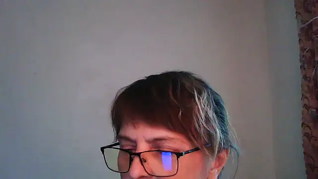 ElizabethGorden online show from May 4, 2026, 1:14 pm
