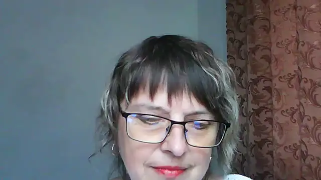 Snapshot of ElizabethGorden chatting on May 20, 2026, 12:13 pm ElizabethGorden online show from May 20, 2026, 12:13 pm