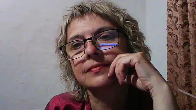 ElizabethGorden online show from June 20, 2026, 7:19 pm