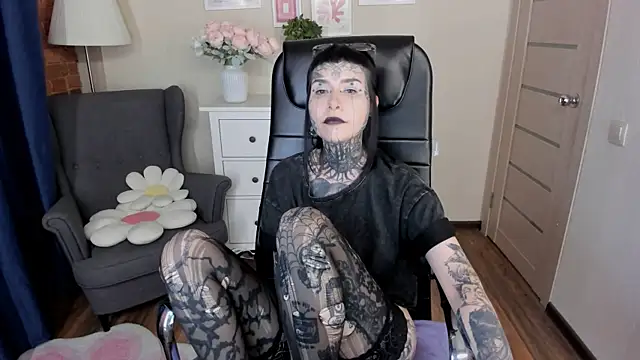 Snapshot of Bloood__Mary chatting on July 23, 2026, 8:16 pm Bloood Mary online show from July 23, 2026, 8:16 pm