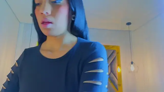 Snapshot of Ey_Im_simone_ chatting on May 19, 2026, 12:12 pm Ey Im simone online show from May 19, 2026, 12:12 pm