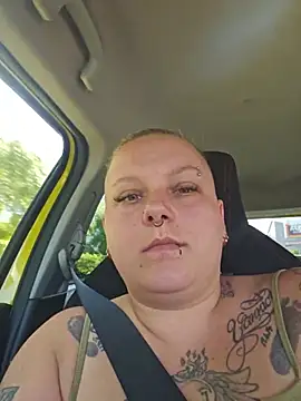 Lady Peggi online show from June 15, 2026, 3:23 pm
