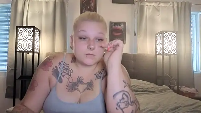 Lady Peggi online show from June 8, 2026, 6:19 pm
