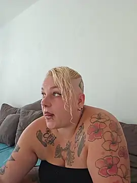 Lady Peggi online show from July 24, 2026, 5:53 pm