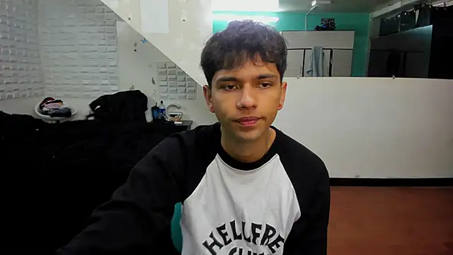 Erick hot12 online show from May 4, 2026, 8:00 pm