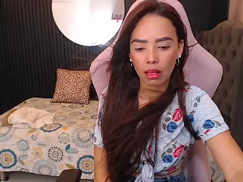 naomis 36 online show from May 4, 2026, 7:06 pm