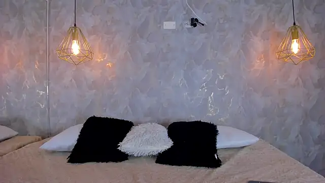 Snapshot of thalira_angels chatting on July 1, 2026, 2:06 pm thalira angels online show from July 1, 2026, 2:06 pm