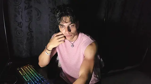 Alessio Valee online show from June 3, 2026, 9:54 am