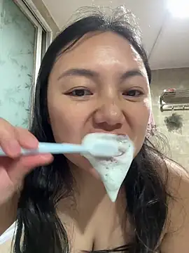 yanling668 online show from May 10, 2026, 3:58 pm