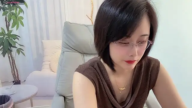 Naomi Z online show from May 27, 2026, 11:23 pm