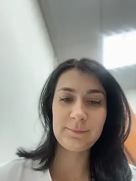 MissElya online show from June 5, 2026, 4:02 pm