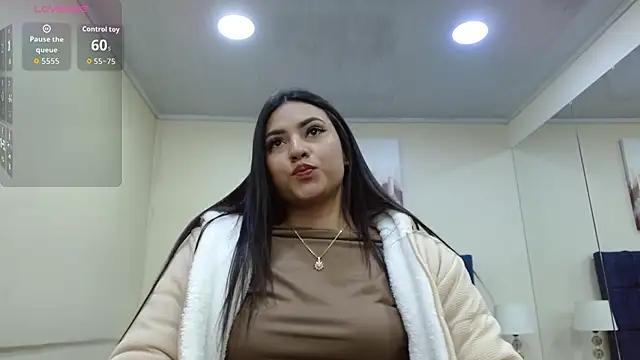 Snapshot of ValerieLyon_ chatting on June 20, 2026, 8:14 pm ValerieLyon online show from June 20, 2026, 8:14 pm