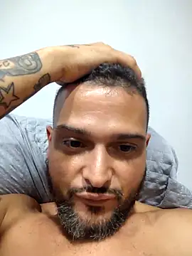 Lucasnono online show from May 7, 2026, 2:49 am