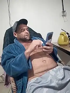 Snapshot of CasalCoupeBrasil chatting on June 1, 2026, 5:23 pm CasalCoupeBrasil online show from June 1, 2026, 5:23 pm