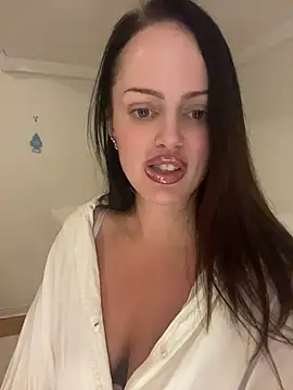 molotovmami online show from July 25, 2026, 8:26 pm