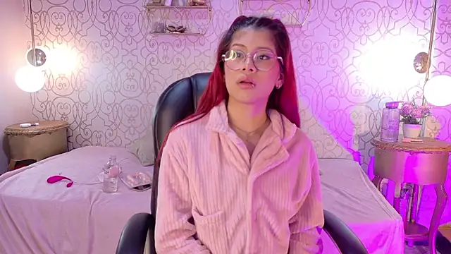 Snapshot of zoeecarter_ chatting on May 13, 2026, 12:01 pm zoeecarter online show from May 13, 2026, 12:01 pm