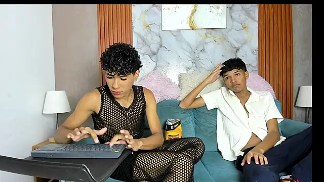 Snapshot of BOUL_GUYS chatting on June 19, 2026, 1:11 am BOUL GUYS online show from June 19, 2026, 1:11 am