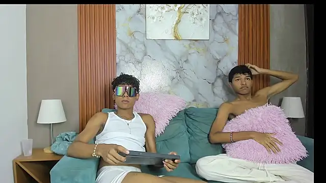 Snapshot of BOUL_GUYS chatting on June 2, 2026, 11:05 pm BOUL GUYS online show from June 2, 2026, 11:05 pm
