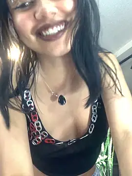 AntonellaCooper Pink online show from June 4, 2026, 4:39 am