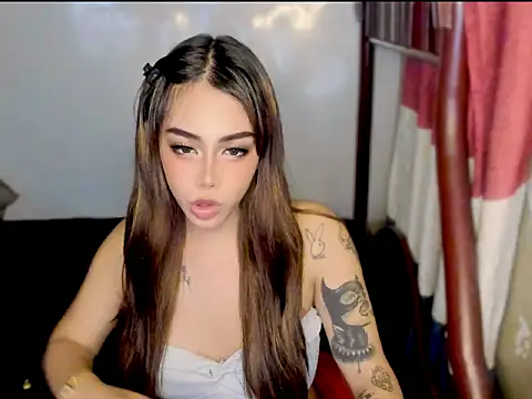 Snapshot of ArianaLore chatting on June 12, 2026, 4:16 pm ArianaLore online show from June 12, 2026, 4:16 pm