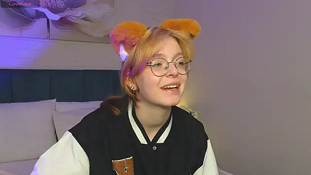 FoxxyyPolly online show from June 5, 2026, 7:03 am