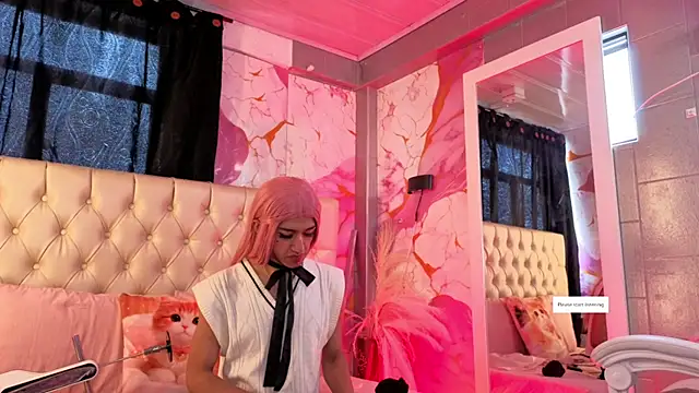 Luna Sissy  online show from July 16, 2026, 8:17 pm