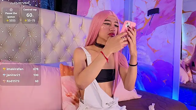 Luna Sissy  online show from June 15, 2026, 8:52 pm