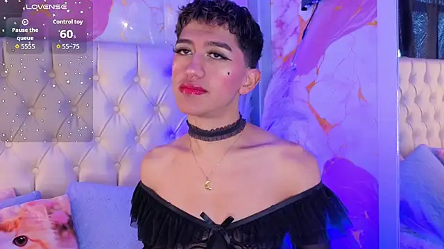 Luna Sissy  online show from June 26, 2026, 8:14 pm