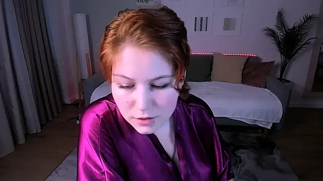 Snapshot of MiaLacrice chatting on July 5, 2026, 4:19 am MiaLacrice online show from July 5, 2026, 4:19 am