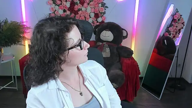 Snapshot of AureliaGleam chatting on May 9, 2026, 9:34 am AureliaGleam online show from May 9, 2026, 9:34 am