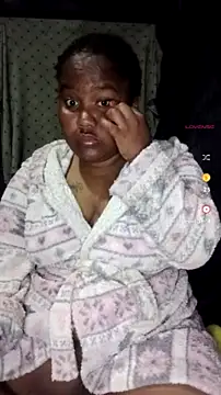 ChubbyMidgetxxx19 online show from July 15, 2026, 5:42 pm