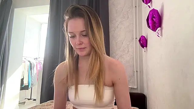 Snapshot of MarryMurietto chatting on May 22, 2026, 11:19 am MarryMurietto online show from May 22, 2026, 11:19 am