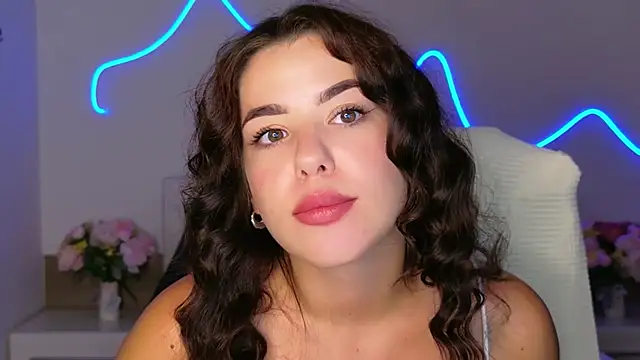Snapshot of MaddiePerez chatting on July 20, 2026, 9:06 pm MaddiePerez online show from July 20, 2026, 9:06 pm