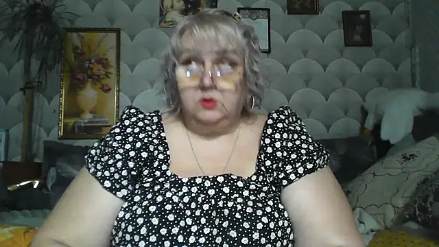 MarinaFarina53 online show from July 9, 2026, 12:48 pm