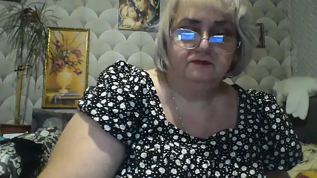 MarinaFarina53 online show from July 5, 2026, 4:58 pm