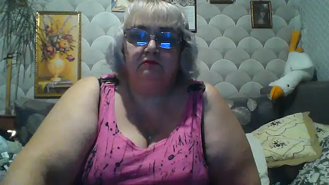 MarinaFarina53 online show from July 16, 2026, 6:05 pm
