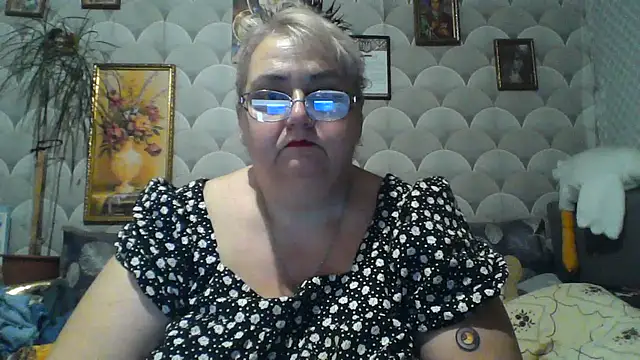 MarinaFarina53 online show from July 8, 2026, 10:21 pm