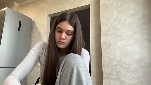 MaryRaven online show from May 17, 2026, 3:34 pm